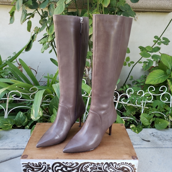 Gorgeous Linea Paolo Sleek Leather Boots - Picture 4 of 9